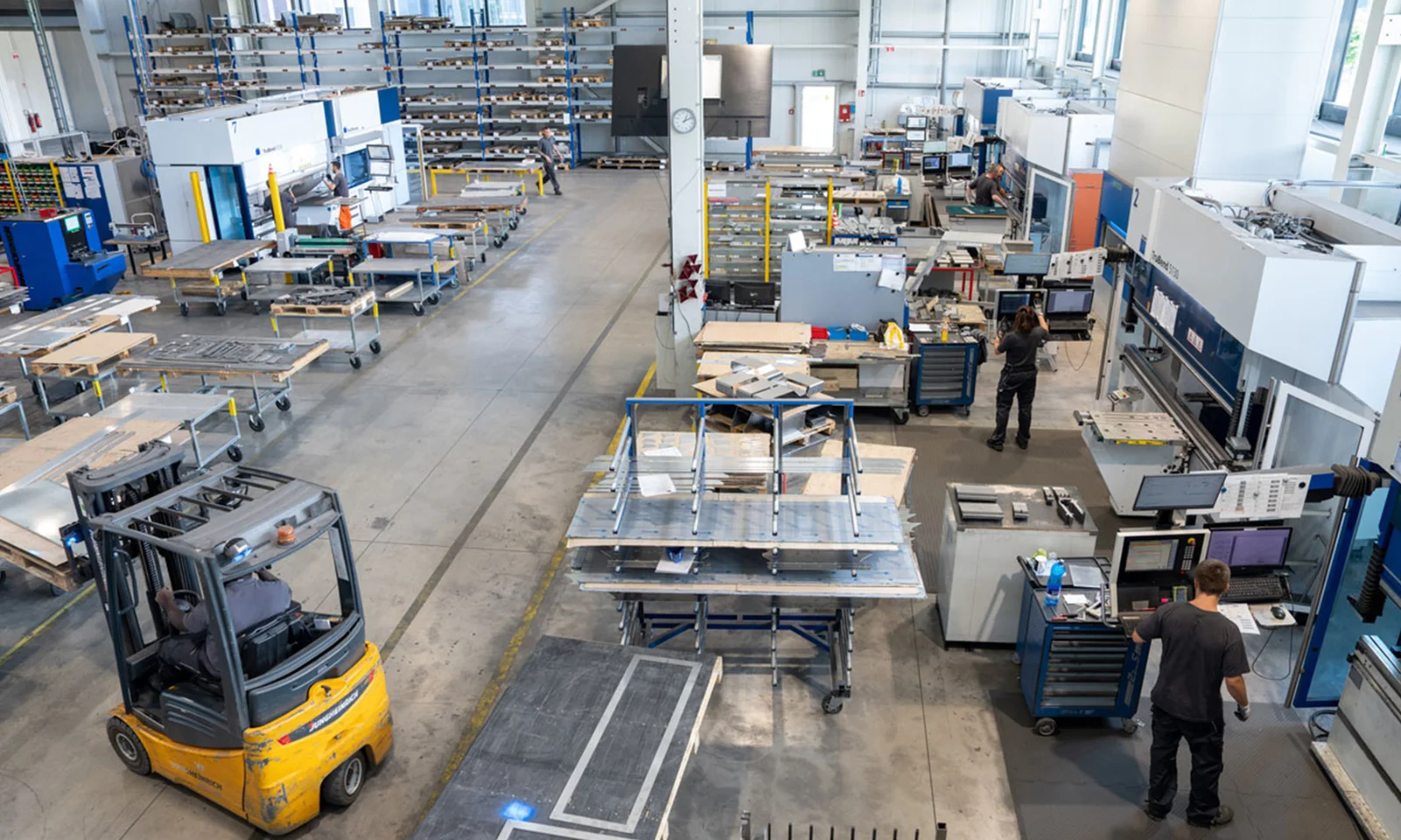 Aerial view of the organised and efficient shop floor at Schinko, showcasing modern manufacturing processes and streamlined workflows.